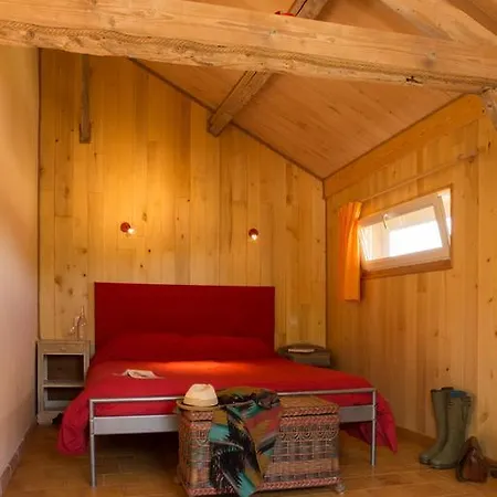 住宿加早餐酒店 La Ferme De Cagnolle Saint-Amand-de-Belvès